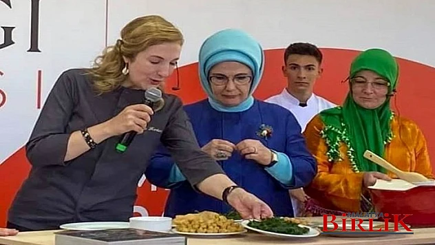 Atıksız Mutfak Sunumunda Emine Erdoğan, Malatya'nın Hırçikli Köftesi'ni Yuvarladı