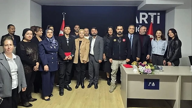 Bağımlılık Sorununa Siyasi Çözüm: Kadın Kollarından Seminer