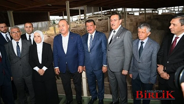 Bakan Çavuşoğlu, Kent Müzesi Ve Arslantepe Höyüğü'nü Gezdi
