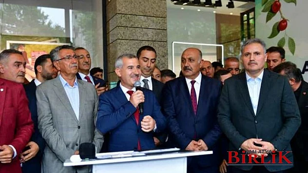 Bakan Çavuşoğlu, Kiraz Festivali Hâyırlı Uğurlu Olsun'