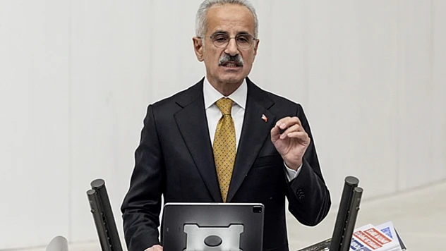 Bakan Uraloğlu, TBMM Genel Kurulu'nda Bakanlığının 2026 yılı bütçesini sundu