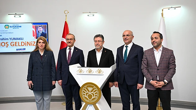 Bakan Yumaklı Malatya Büyükşehir Belediye Başkanı Sami Er'i Ziyaret Etti