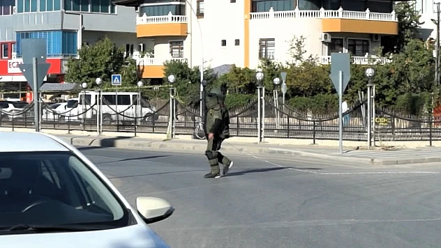 Barguzu Sosyal Tesisler Yanında Bırakılan Valiz Polisi Harekete Geçirdi