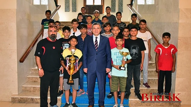 Başarılı Sporculardan Vali Şahin'e Ziyaret