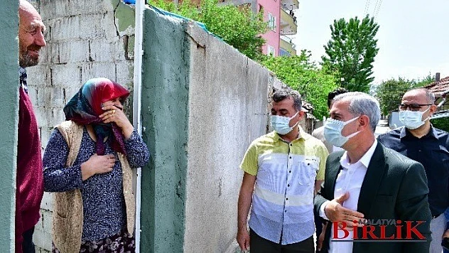 Başkan Çınar, Çat-Kapı Ziyaretleriyle Vatandaşların Evine Misafir Oluyor