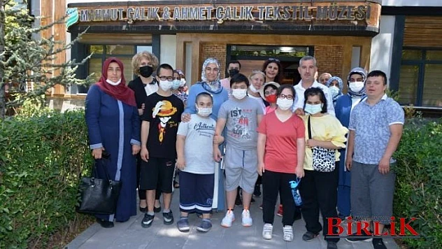 Başkan Çınar, Down Sendromlu Çocukları Ve Aileleriyle Bir Araya Geldi