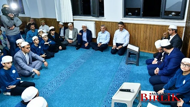 Başkan Çınar, Kadir Gecesi Özel Programlarında Vatandaşlarla Bir Araya Geldi