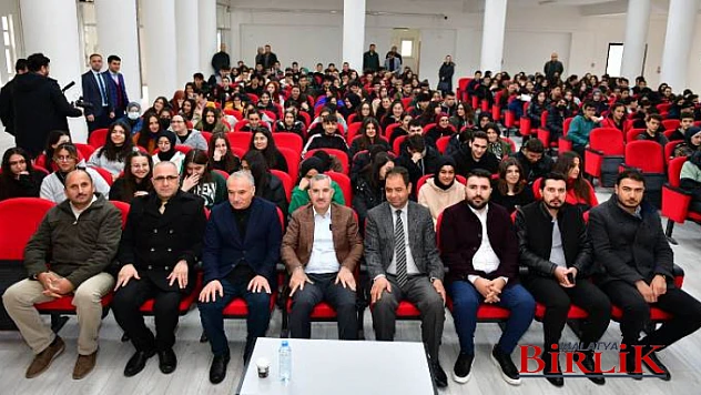 Başkan Çınar, Kernek Anadolu Lisesi'nde Düzenlenen Söz Sizde