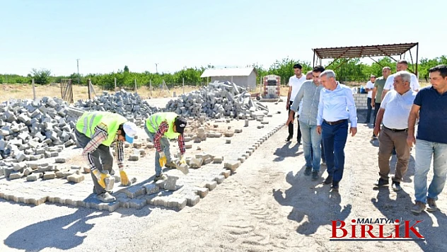 Başkan Çınar, Kuşdoğan Mahallesindeki Kilit Taşı Çalışmalarını İnceledi