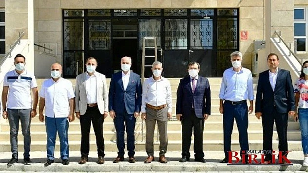 Başkan Çınar, TOBB Hafız İmam Ortaokulunu Ziyaret Etti