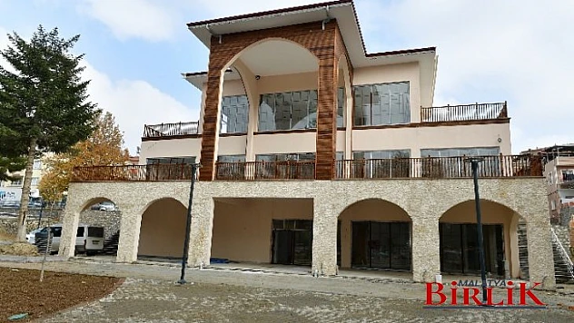 Başkan Çınar, Yapımı Süren Gündüzbey Sosyal Tesislerini İnceledi