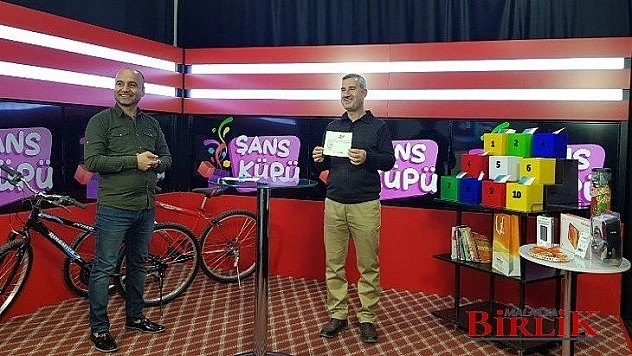 Başkan Çınar, Yeşilyurt Tv'de Yayınlanan 'Şans Küpü' Yarışmasını Sundu 