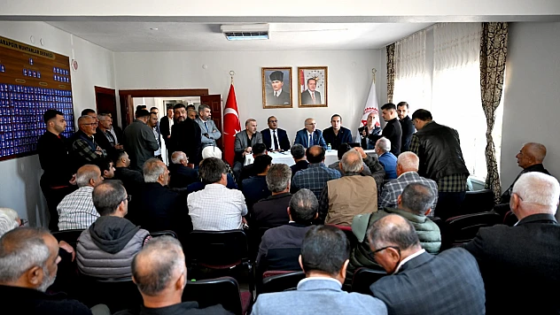 Başkan Er, Arapgir'de Vatandaş ve Esnafla Buluştu