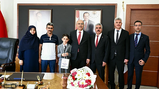 Başkan Er,  Bu Koltuklara Hizmet Bilinciyle Oturulması Gerekir