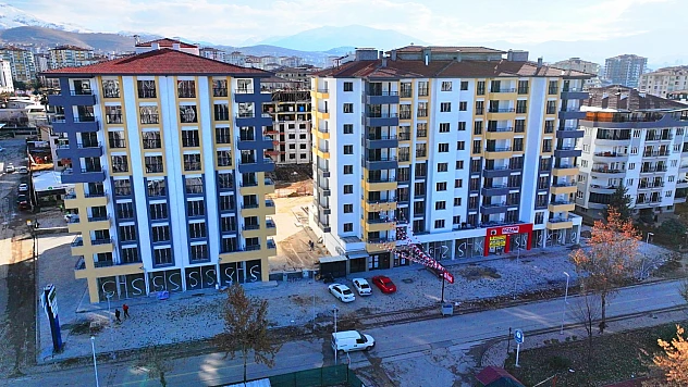 Başkan Geçit, Kentsel Dönüşüm Konutlarını İnceledi