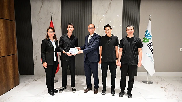 Başkan Geçit, Kernek Anadolu Lisesi Öğrencileriyle Röportaj Yaptı