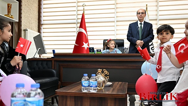 Başkan Geçit, Koltuğunu Fatma Nazlı'ya Bıraktı