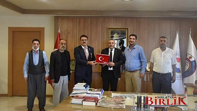 Başkan Gözükara'dan Başkan Sadıkoğlu'na Plaket