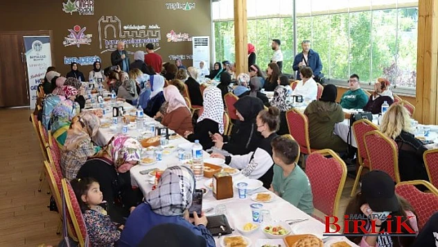 Başkan Güder, Battalgazili Annelerle Buluştu
