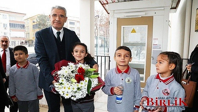 Başkan Güder, Çocukların İlk Karne Heyecanına Ortak Oldu