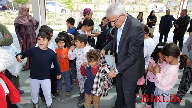 Başkan Güder, Depremzede Çocukların Yüzünü Güldürdü