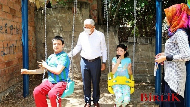 Başkan Güder,  Engelli Ailenin Misafiri Oldu