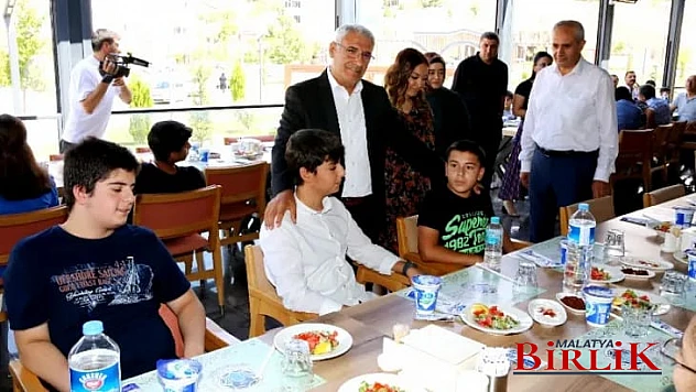 Başkan Güder, LGS'de Başarılı Olan Öğrencileri Ağırladı