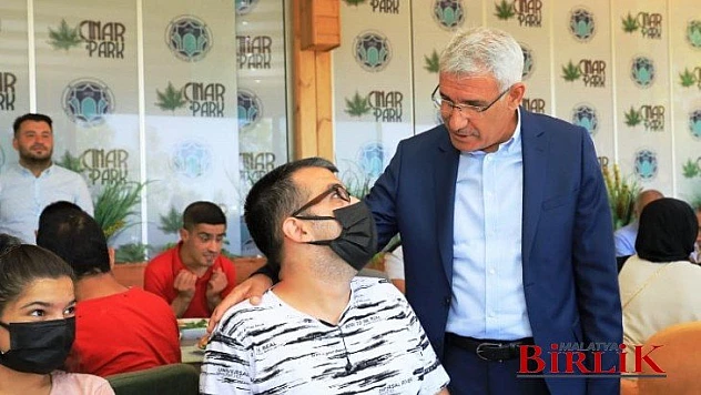 Başkan Güder, Özel Gereksinimli Bireyler ve Aileleriyle Buluştu
