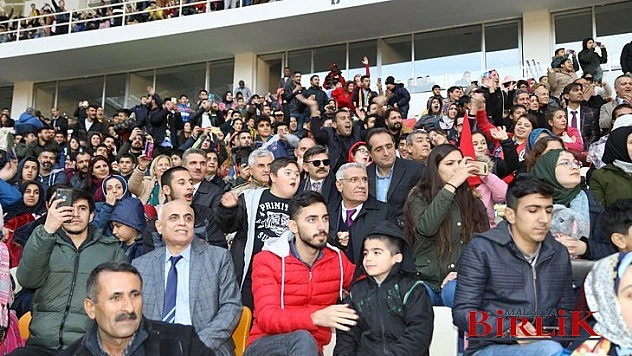 Başkan Güder, Yms-Keçiörengücü Maçını Özel Çocuklarla Birlikte İzledi