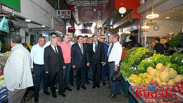 Başkan Gürkan, Esnafımızla Şire Pazarımızın Albenisini Yükseltmek İçin Çalışıyoruz