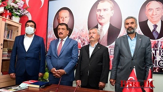 Başkan Gürkan, Hekimhan Ak Parti Ve Mhp İlçe Başkanlığını Ziyaret Etti