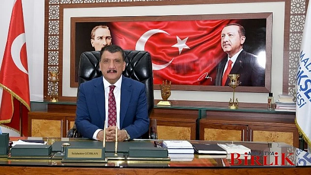 Başkan Gürkan, Kadir Gecesi Nedeniyle Bir Mesaj Yayınladı