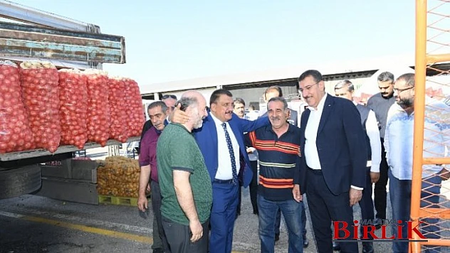 Başkan Gürkan Ve Milletvekili Tüfenkci Sebze Ve Meyve Hali'ni Ziyaret Etti