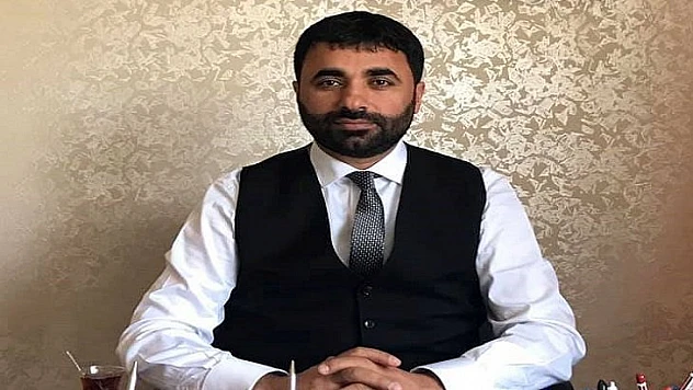 Başkan Samanlı, Camide Bizim Cem Evide Bizim