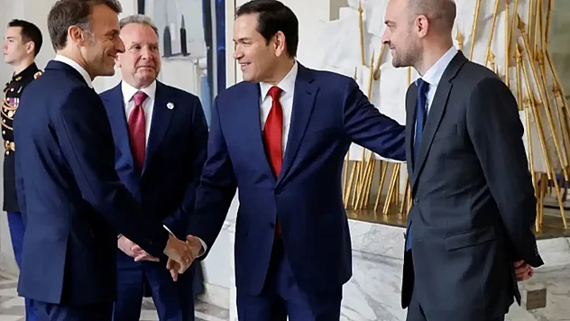 Batı'dan, İran'a Nükleer Anlaşma İçin 'Ya Kabul Et Ya Yaptırım' Dayatması