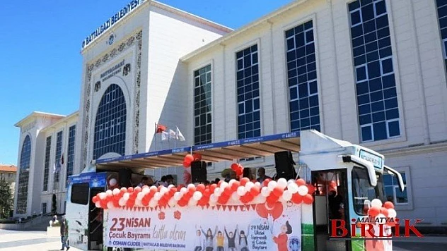 Battalgazi Belediyesi, 23 Nisan'ı Çocukların Evine Götürdü