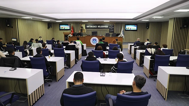 Battalgazi Belediyesi Gençlik Projelerini Üniversite Öğrencileriyle Değerlendirdi