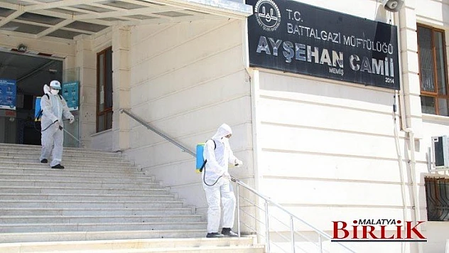 Battalgazi Belediyesi İbadete Açılacak Camilerde Dezenfekte Çalışması
