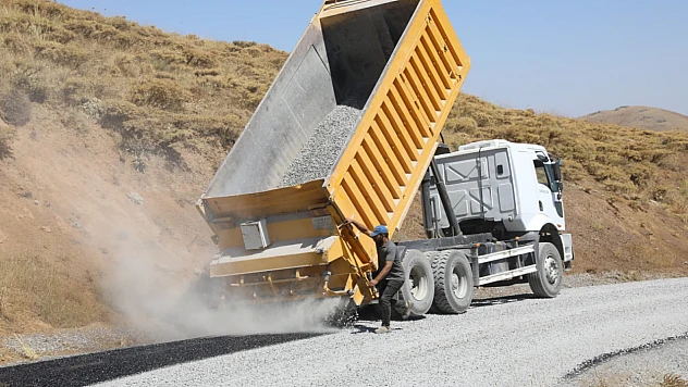Battalgazi Belediyesi'nden 5 Kilometrelik Asfalt Çalışması