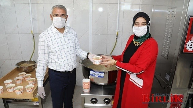 Battalgazi Belediyesi'nden Tedbirli Aşure İkramı