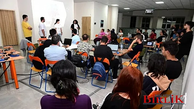 Battalgazi Belediyesi'nin Ev Sahipliğinde Gece Kodu Programı