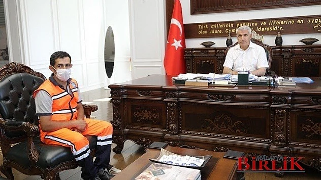 Battalgazi Belediyesi Temizlik Görevlisinden Örnek Davranış