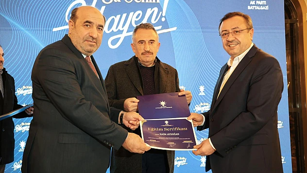 Battalgazi'de Teşkilat Kapasitesi Güçleniyor: Mahalle Başkanları Eğitimden Geçti