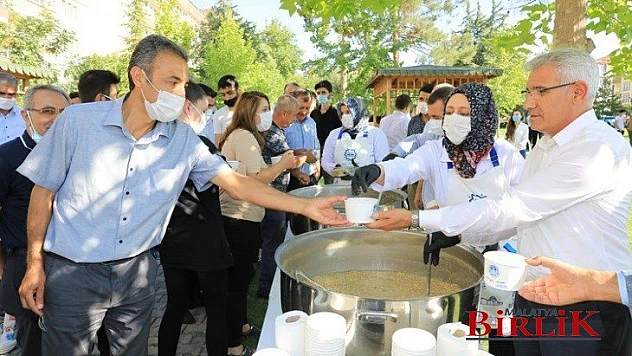 Battalgazi'nin Gönüllü Kadınlarından Aşure İkramı