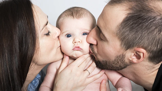 Bebekleri Öpmeden Önce İyi Düşünün!