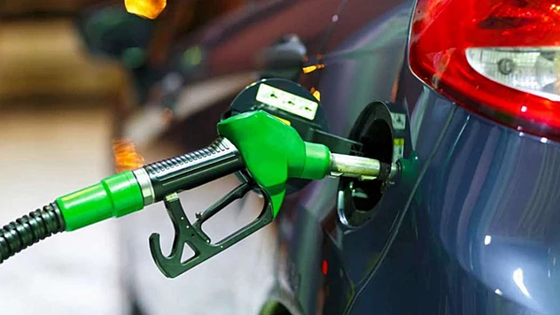 Benzine 1,32 TL indirim: Fiyatlar iki günde 3,56 TL düşüş gösterdi