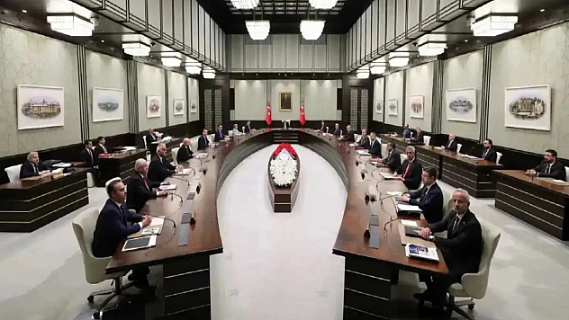 Beştepe'de Kritik Kabine Gündemi: Terörsüz Türkiye, Suriye ve Ekonomi Ele Alınacak