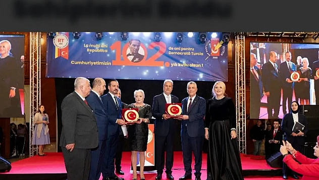 Bükreş Tarihe Geceye Ev Sahipliği Yaptı