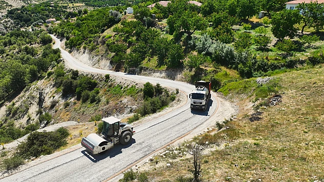 Büyükşehir Belediyesi Bağköy Mahallesi'nin Yolunu Güvenli Hale Getirdi