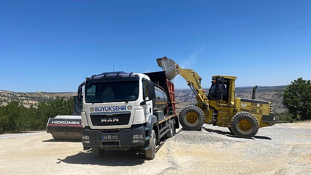Büyükşehir Belediyesi Bağköy Mahallesi'nin Yolunu Güvenli Hale Getirdi